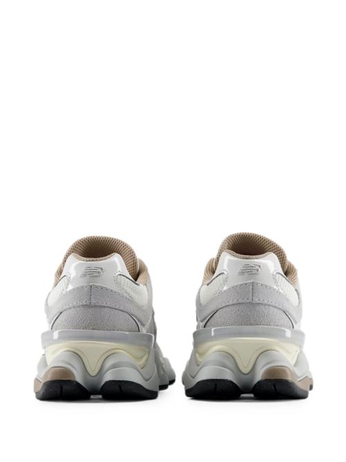 Sneakers unisex New Balance 9060 grigio e beige in suede e mesh NEW BALANCE | U906011M